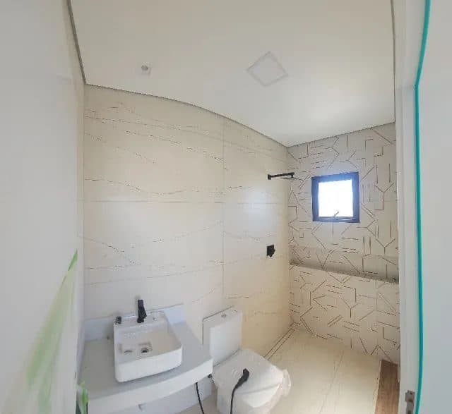 Casa Alto Padrão no Colinas do Aruã 3 Suítes, Piscina Infinita e Espaço Gourmet